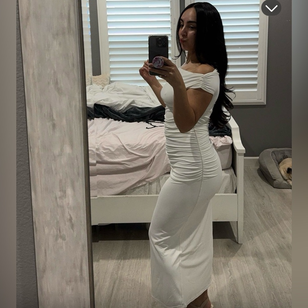 Alayna Recycled Nylon Midi Dress - White
Size: M